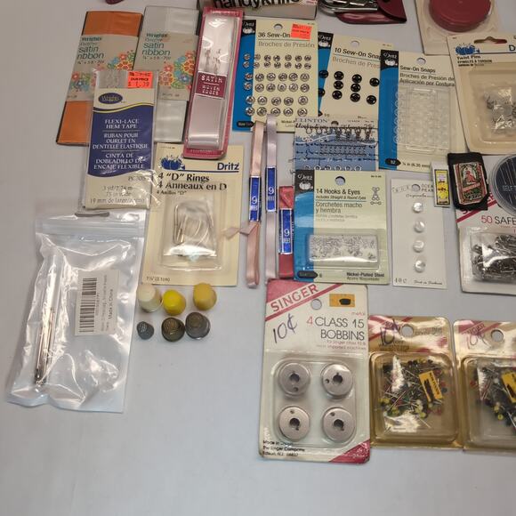 Vintage Sewing Notions Lot Zipper Button Needle Snap Pin Scissors - Picture 5 of 13